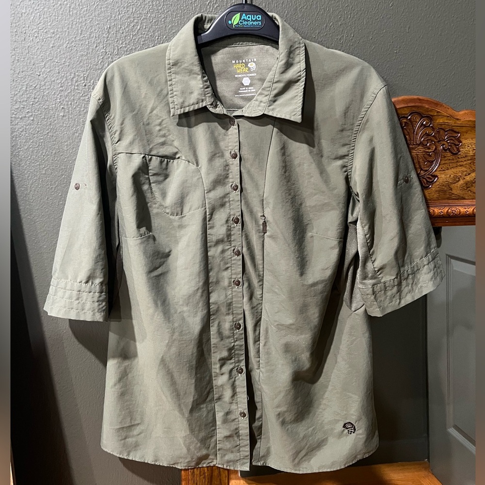 Women’s Mountain Hardwear Button Down